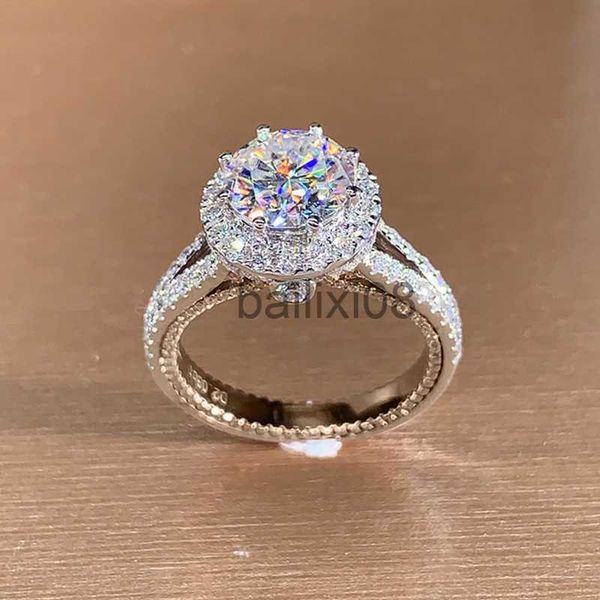 band rings luxurious silver color metal inlaid boutique white zircon ring suitable for women's daily wear for receptions j230719
band rings luxurious silver color metal inlaid boutique white zircon ring suitable for women's daily wear for receptions j230719