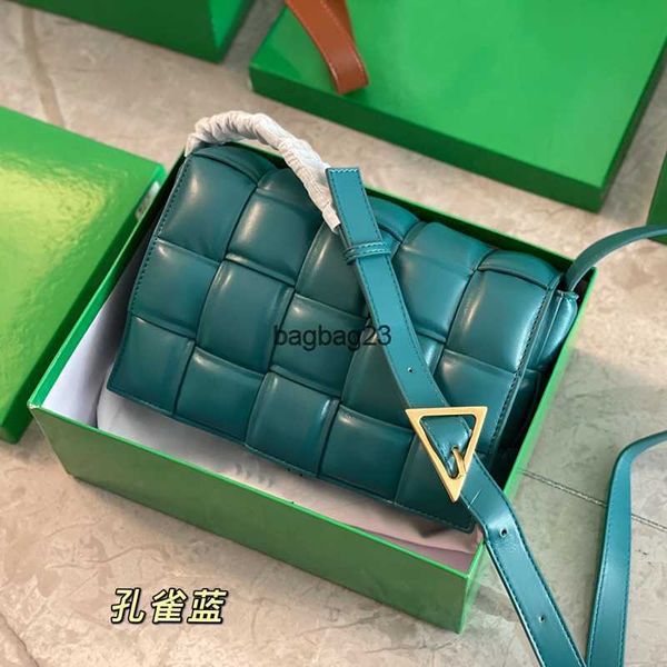 woven 2023 bag girl designer bags sheepskin venetas ladies bottegaz cassette tiny white cutie mini grid small square single shoulder cross c
woven 2023 bag girl designer bags sheepskin venetas ladies bottegaz cassette tiny white cutie mini grid small square single shoulder cross c