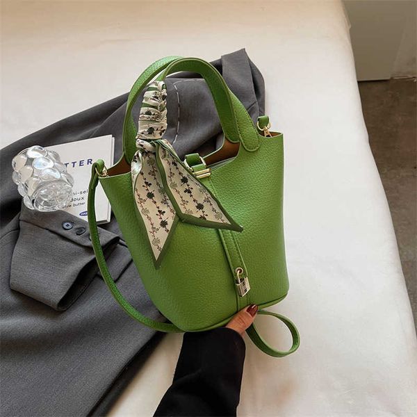 luxury picotin lock bag fashion street 2023 early autumn simple versatile solid color portable bucket selling one shoulder scarf q2fj
luxury picotin lock bag fashion street 2023 early autumn simple versatile solid color portable bucket selling one shoulder scarf q2fj