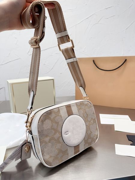 designe shoulder bags pillow fashion tabby totes women tote bacchus handbags retro hardware cloudy fashion classic bag
designe shoulder bags pillow fashion tabby totes women tote bacchus handbags retro hardware cloudy fashion classic bag