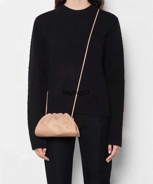 bottegaz bag girl 2023 designer bags venetas ladies bottegaz pouch cloud women's leather underarm mesh same style white casual shoulder
bottegaz bag girl 2023 designer bags venetas ladies bottegaz pouch cloud women's leather underarm mesh same style white casual shoulder