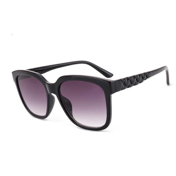 luxury fashion sunglasses outdoor designer summer women tom classical polarized ford new transparent pc square large frame women's, White;black
luxury fashion sunglasses outdoor designer summer women tom classical polarized ford new transparent pc square large frame women's, White;black