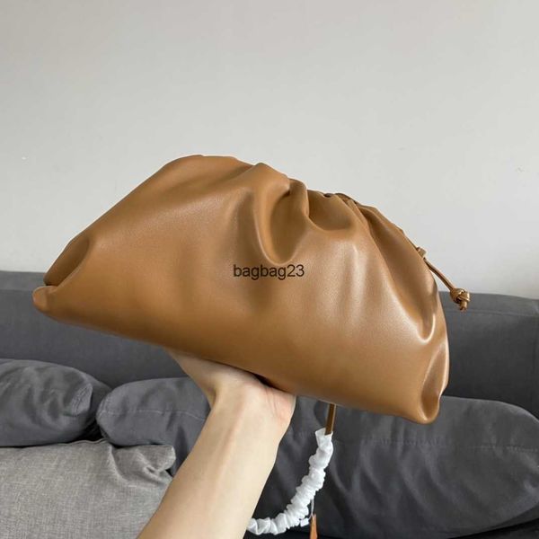 bottegaz bag designer spring single bags venetas 2023 ladies summer cloud pouch hand fashion wrinkle armpit bag shoulder girl messenger leat
bottegaz bag designer spring single bags venetas 2023 ladies summer cloud pouch hand fashion wrinkle armpit bag shoulder girl messenger leat