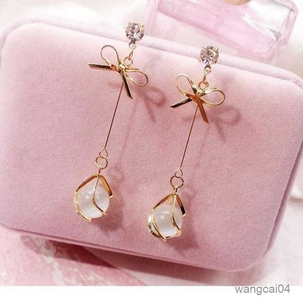 charm new fashion long gold rhinestone statement clip on earrings pierced for women jewelry r230719, Golden
charm new fashion long gold rhinestone statement clip on earrings pierced for women jewelry r230719, Golden