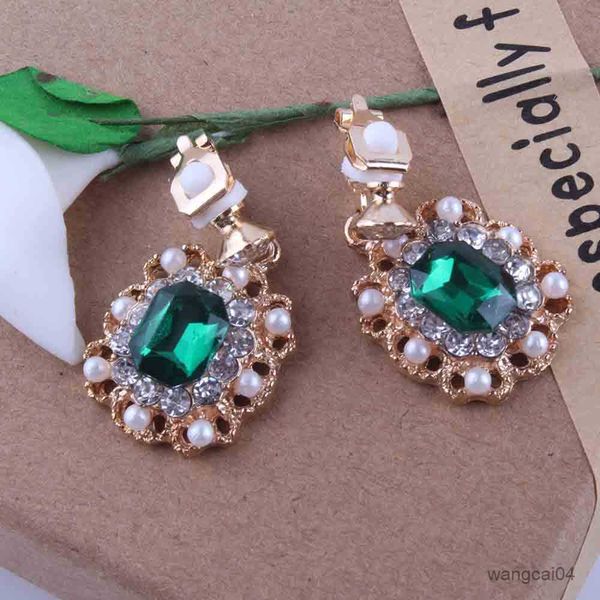 charm new luxury green rhinestone charm pearl pendant clip earrings for women girls vintage korean earring statement jewelry r230719, Golden
charm new luxury green rhinestone charm pearl pendant clip earrings for women girls vintage korean earring statement jewelry r230719, Golden