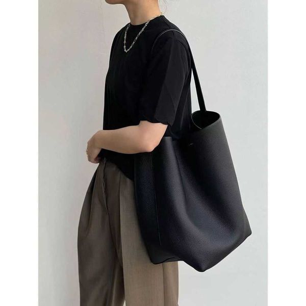 designer bags leather bag large capacity shoulder cowhide hand mother lichee grain head layer bucketclassic tote bag the row knvu
designer bags leather bag large capacity shoulder cowhide hand mother lichee grain head layer bucketclassic tote bag the row knvu