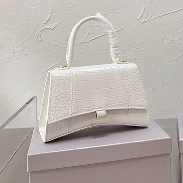 vp fashion ladies handbag luxury designer bag white black leather embroidery multicolor shoulder half moon bag messenger wallet handbag
vp fashion ladies handbag luxury designer bag white black leather embroidery multicolor shoulder half moon bag messenger wallet handbag