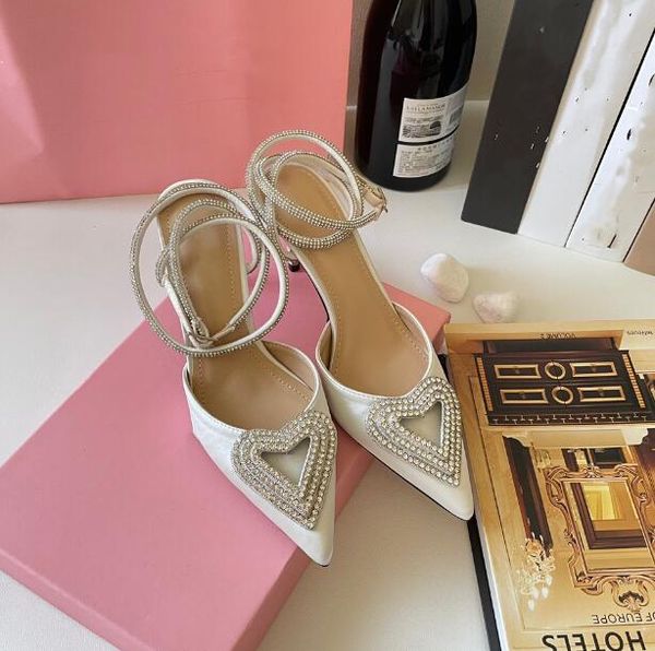 new luxury woman dermis high heels wedding party diamond shoes designer classics black summer outdoors high-quality sandal lady fashion beac
new luxury woman dermis high heels wedding party diamond shoes designer classics black summer outdoors high-quality sandal lady fashion beac