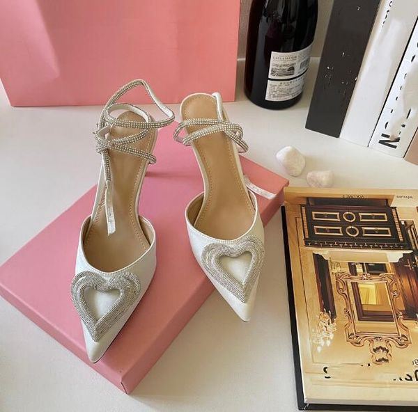 luxury designer woman dermis high heels wedding party diamond shoes classics black summer outdoors high-quality sandal lady fashion beach sa
luxury designer woman dermis high heels wedding party diamond shoes classics black summer outdoors high-quality sandal lady fashion beach sa