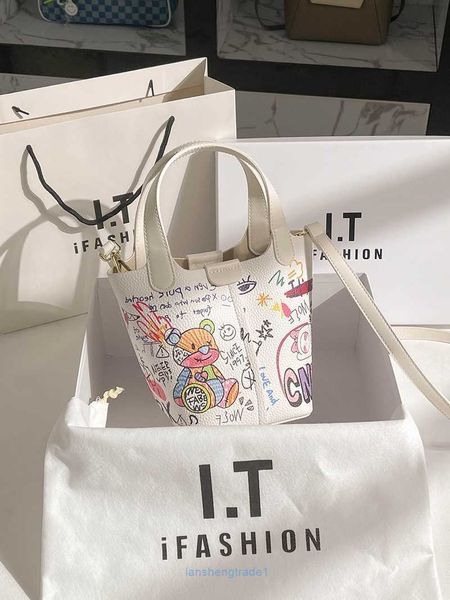 h ermes picotin lock handbags hong kong withdrawal leather bucket handheld womens bag 2023 new little bear graffiti vegeta with real logo
h ermes picotin lock handbags hong kong withdrawal leather bucket handheld womens bag 2023 new little bear graffiti vegeta with real logo