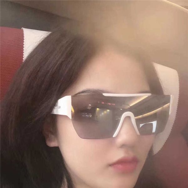 fashion bb sunglasses letter b family b's one-piece lettered fashionable ins net red personalized be4291 with logo box, White;black
fashion bb sunglasses letter b family b's one-piece lettered fashionable ins net red personalized be4291 with logo box, White;black