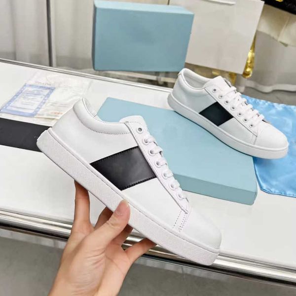 designer low casual shoes men shoe white black womens platform sport trainer eu35-45 with box no446
designer low casual shoes men shoe white black womens platform sport trainer eu35-45 with box no446
