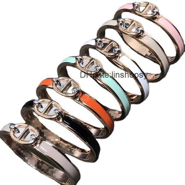 aher mas designer luxury brand enamel bracelet designer bracelet home enamel h pig nose colorless love anchor chain 8 button couple, Black
aher mas designer luxury brand enamel bracelet designer bracelet home enamel h pig nose colorless love anchor chain 8 button couple, Black