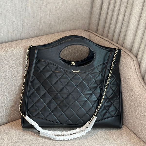 39x32cm large capacity women designer 31 shopping bags real leather gold metal hardware matelasse chain zipper pocket portable shoulder hand
39x32cm large capacity women designer 31 shopping bags real leather gold metal hardware matelasse chain zipper pocket portable shoulder hand