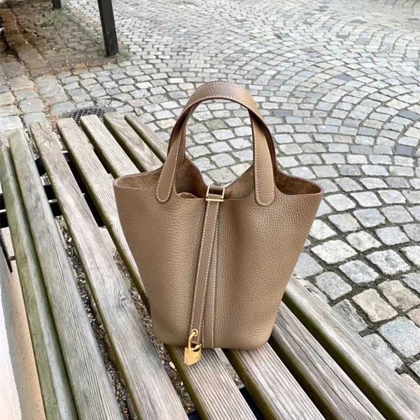 luxury picotin lock bag basket vegetable bag women's handbag 2023 new litchi grain cow leather bride's wedding hpma
luxury picotin lock bag basket vegetable bag women's handbag 2023 new litchi grain cow leather bride's wedding hpma