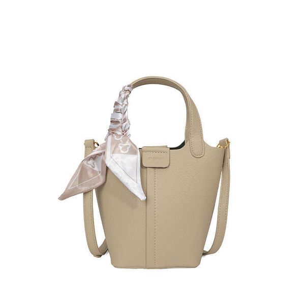 luxury picotin lock bag crossbody netizen for women 2023 new fashion scarf casual women's single shoulder portable bucket 8958
luxury picotin lock bag crossbody netizen for women 2023 new fashion scarf casual women's single shoulder portable bucket 8958