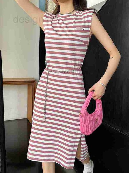 urban dresses designer letter embroidered round neck sleeveless shoulder pad striped women's dress split mid length with chain waistban, White;black
urban dresses designer letter embroidered round neck sleeveless shoulder pad striped women's dress split mid length with chain waistban, White;black