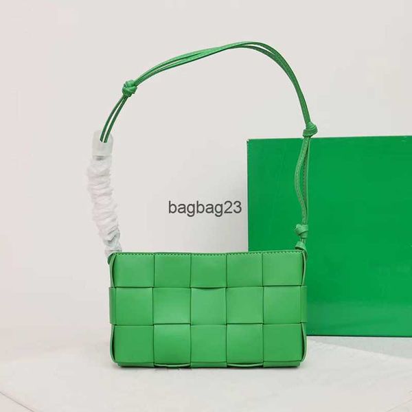 versatile cassette bag girl designer bags venetas bottegaz 2023 ladies knitted handheld one shoulder underarm casual cowhide fashion small s
versatile cassette bag girl designer bags venetas bottegaz 2023 ladies knitted handheld one shoulder underarm casual cowhide fashion small s