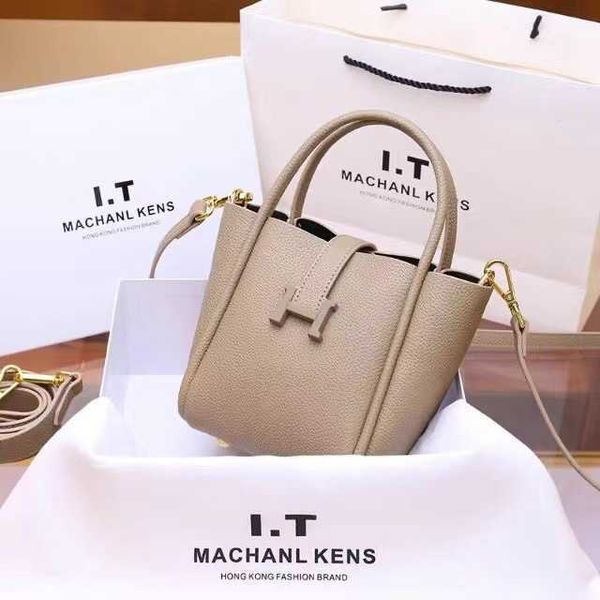 luxury picotin lock bag hong kong xiai handheld bucket with high sense and small crowd design vegetable basket 2023 new genuine leather cros
luxury picotin lock bag hong kong xiai handheld bucket with high sense and small crowd design vegetable basket 2023 new genuine leather cros