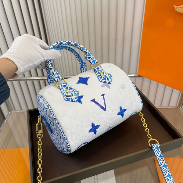 classic luxury handbag with large v letter every story contains a beautiful journey designer bag shopping fashion decoration 02
classic luxury handbag with large v letter every story contains a beautiful journey designer bag shopping fashion decoration 02