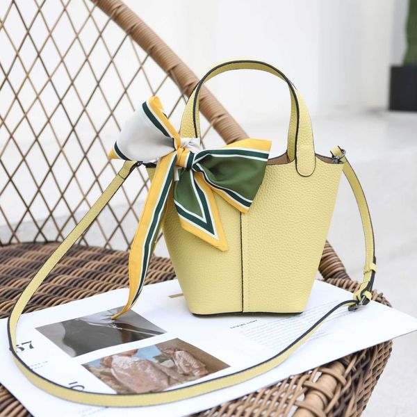 luxury picotin lock bag new layer cowhide vegetable basket high-end and versatile leather bag for women bucket portable small crossbody 79af
luxury picotin lock bag new layer cowhide vegetable basket high-end and versatile leather bag for women bucket portable small crossbody 79af