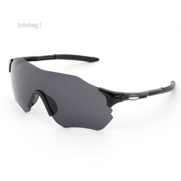 individualized colorful sports sunglasses one-piece lens large frame outdoor riding windproof dust at night 2 bte9, White;black
individualized colorful sports sunglasses one-piece lens large frame outdoor riding windproof dust at night 2 bte9, White;black