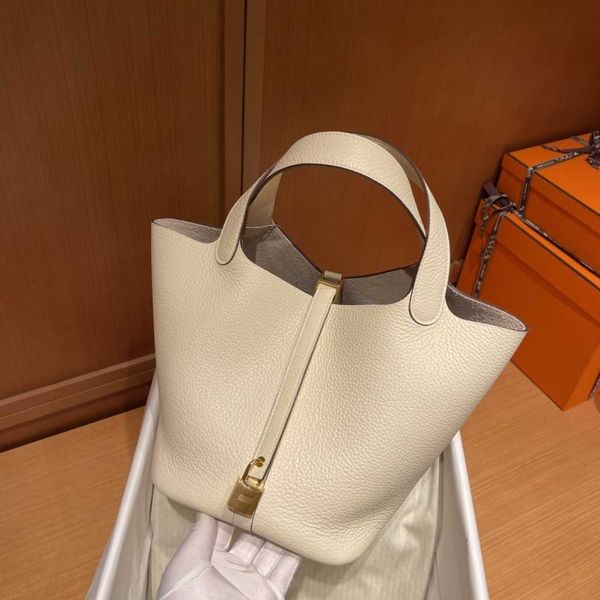 original luxury picotin lock bag original tc leather fully hand sewn vegetable basket 18cm cream platinum button large capacity handbag u3fe
original luxury picotin lock bag original tc leather fully hand sewn vegetable basket 18cm cream platinum button large capacity handbag u3fe