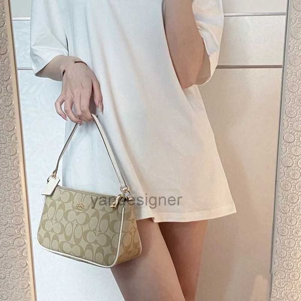 designer handbag hobo coacn 2022 new old flower classic printed mahjong bag double shoulder with crescent armpit bag one shoulder messenger
designer handbag hobo coacn 2022 new old flower classic printed mahjong bag double shoulder with crescent armpit bag one shoulder messenger
