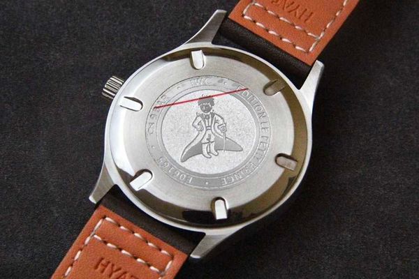 luxury iwc pilot watch lck8 mechanical automatic wristwatch black dial date uhr leather strap with box montre luxe, Slivery;golden
luxury iwc pilot watch lck8 mechanical automatic wristwatch black dial date uhr leather strap with box montre luxe, Slivery;golden