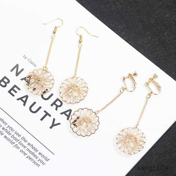 charm style geometry hollow star love clip on earrings without for girls party needn't ear hole r230719, Golden
charm style geometry hollow star love clip on earrings without for girls party needn't ear hole r230719, Golden