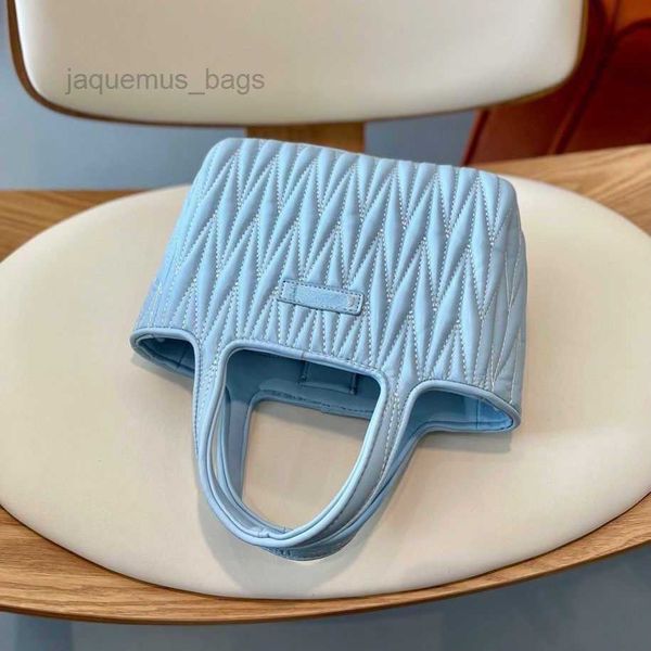women's luxury designer handbags shoulder bags crossbody bag tote 2023 new miu fashion pleated tote bags portable multifunctional gift
women's luxury designer handbags shoulder bags crossbody bag tote 2023 new miu fashion pleated tote bags portable multifunctional gift