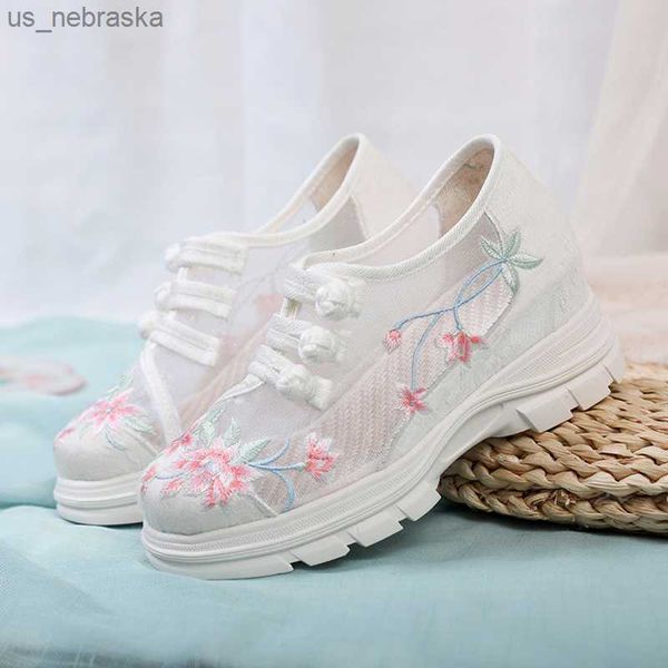 new summer women' flower embroidered flat platform shoes chinese ladies casual comfort denim fabric sneakers shoes l230518, Black;grey
new summer women' flower embroidered flat platform shoes chinese ladies casual comfort denim fabric sneakers shoes l230518, Black;grey