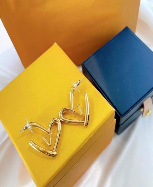 fashion designers luxurys earrings letter printed ear studs classic gold heart shape hoop earring for womens gift ohr2216611, Golden
fashion designers luxurys earrings letter printed ear studs classic gold heart shape hoop earring for womens gift ohr2216611, Golden