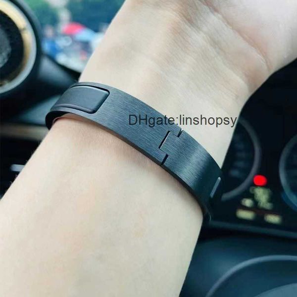 aher mas designer luxury brand enamel bracelet factory wholesale h bracelet colorless couple gift black warrior frosted enamel
aher mas designer luxury brand enamel bracelet factory wholesale h bracelet colorless couple gift black warrior frosted enamel