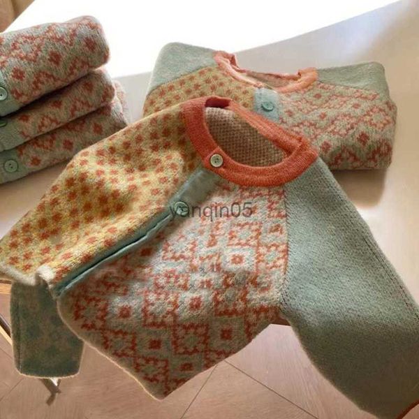 pullover new korean children's wear spring and autumn girls contrast color flower knitted cardigan girls temperament long sleeve sweate, Blue
pullover new korean children's wear spring and autumn girls contrast color flower knitted cardigan girls temperament long sleeve sweate, Blue