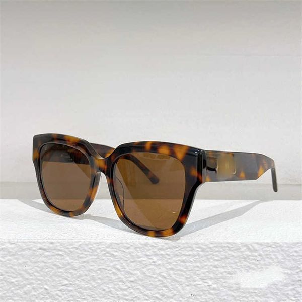 fashion bb sunglasses letter b family b's new plate large square for men and women the same type of bb0237 with logo box, White;black
fashion bb sunglasses letter b family b's new plate large square for men and women the same type of bb0237 with logo box, White;black