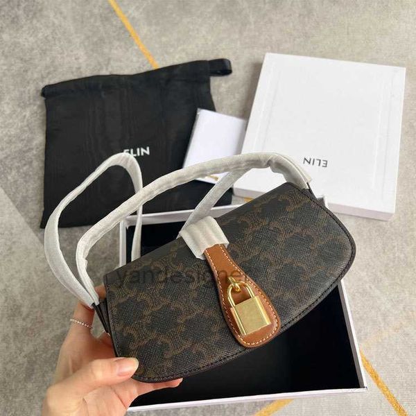 ava designer bag women handbag triomphe saddle lock head bag 2023 new door versatile shoulder bag old flower underarm bag fashion handbag
ava designer bag women handbag triomphe saddle lock head bag 2023 new door versatile shoulder bag old flower underarm bag fashion handbag