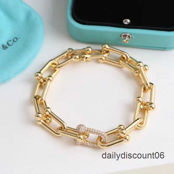 luxurys link designer bracelet women lucky charm bracelets love trendy fashion shiny and eye-catching fine jewelry elegant temperament versa, Golden;silver
luxurys link designer bracelet women lucky charm bracelets love trendy fashion shiny and eye-catching fine jewelry elegant temperament versa, Golden;silver