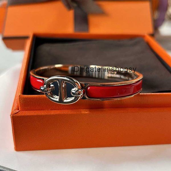 aher mas designer luxury brand enamel bracelet designer bracelet home h enamel pig nose colorless love new anchor chain 8 button couple, Black
aher mas designer luxury brand enamel bracelet designer bracelet home h enamel pig nose colorless love new anchor chain 8 button couple, Black