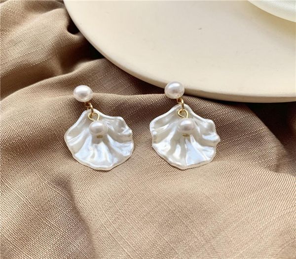 new designer drop with pearl earrings for a holiday female stud earrings women earrings alloy rhinestone ladies c6996322332, Silver
new designer drop with pearl earrings for a holiday female stud earrings women earrings alloy rhinestone ladies c6996322332, Silver