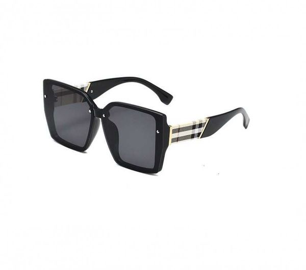 fashion sunglasses luxury outdoor designer summer women tom classical polarized ford 2602 driving large frame anti ultraviolet, White;black
fashion sunglasses luxury outdoor designer summer women tom classical polarized ford 2602 driving large frame anti ultraviolet, White;black