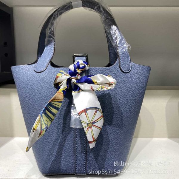 luxury picotin lock bag vegetable pony+scarf basket water bucket soft cowhide litchi pattern handheld one shoulder crossbody factory goods d
luxury picotin lock bag vegetable pony+scarf basket water bucket soft cowhide litchi pattern handheld one shoulder crossbody factory goods d