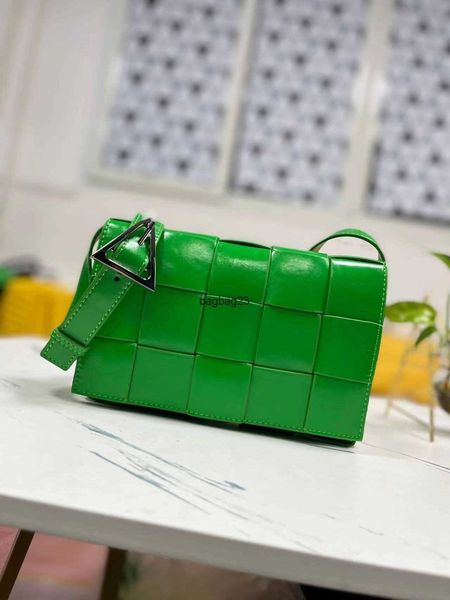 bottegaz bag designer pillow wax woven bottegaz small venetas tofu 2023 oil bags leather bag square ladies button girl cassette one shoulder
bottegaz bag designer pillow wax woven bottegaz small venetas tofu 2023 oil bags leather bag square ladies button girl cassette one shoulder