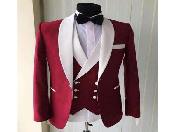 popular rednavy blue groom tuxedos white lapel groomsmen mens wedding dress fashion man jacket blazer 3 piece suitjacketpantsv8985786, Black;gray
popular rednavy blue groom tuxedos white lapel groomsmen mens wedding dress fashion man jacket blazer 3 piece suitjacketpantsv8985786, Black;gray
