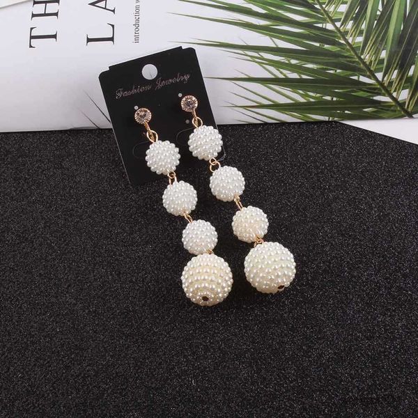 charm new long simulated pearl clip on earrings no pierced for girl party needn't ear hole earrings style r230719, Golden
charm new long simulated pearl clip on earrings no pierced for girl party needn't ear hole earrings style r230719, Golden