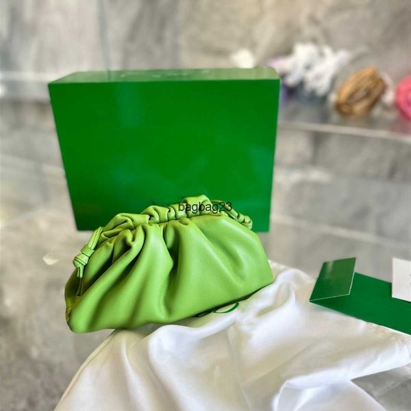 bottegaz bag venetas cloud girl bottegaz women's designer bags 2023 small one bag pouchs ladies underarm leather pouch mini smooth shou
bottegaz bag venetas cloud girl bottegaz women's designer bags 2023 small one bag pouchs ladies underarm leather pouch mini smooth shou