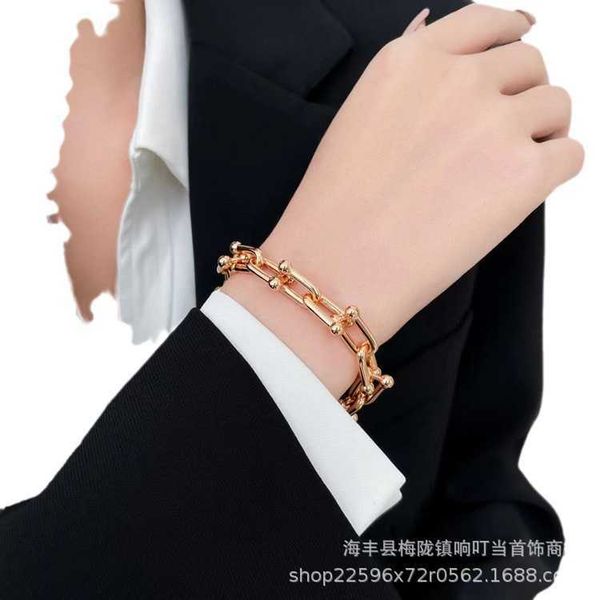 designer v gold high edition tiffay ring buckle bracelet women's new smooth u-shaped horseshoe buckle bracelet t1 double t ring buckle, Black
designer v gold high edition tiffay ring buckle bracelet women's new smooth u-shaped horseshoe buckle bracelet t1 double t ring buckle, Black