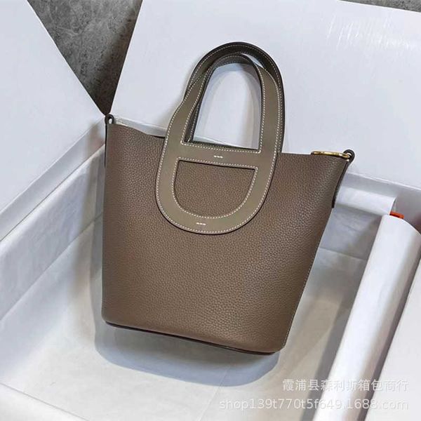 original luxury picotin lock bag new 2023 h home handmade honey wax thread pig nose vegetable basket handbag handheld banquet girl 4rcn
original luxury picotin lock bag new 2023 h home handmade honey wax thread pig nose vegetable basket handbag handheld banquet girl 4rcn