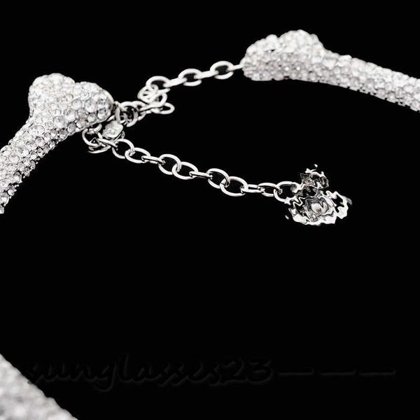 designer western queen mother, classic luxury brand collar necklace, bone series necklace pearl decoration, classic fashion, version, Golden;silver
designer western queen mother, classic luxury brand collar necklace, bone series necklace pearl decoration, classic fashion, version, Golden;silver