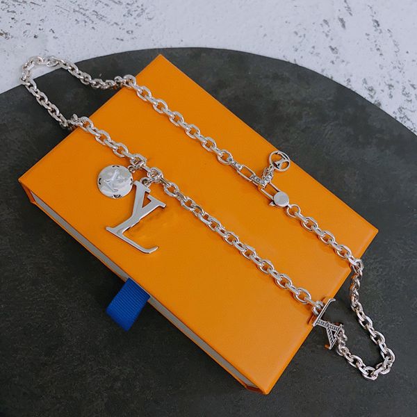 new brand designer necklace for women fashionable and charming fan shaped 18k gold pendant necklace high-quality titanium steel luxury jewel, Silver
new brand designer necklace for women fashionable and charming fan shaped 18k gold pendant necklace high-quality titanium steel luxury jewel, Silver